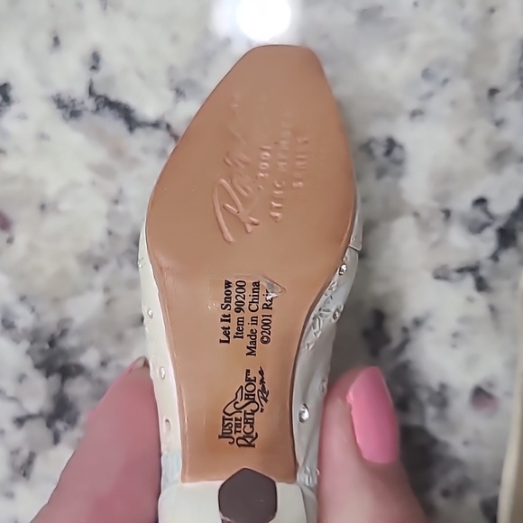 Just the Right Shoe Collection - Picture 8 of 10